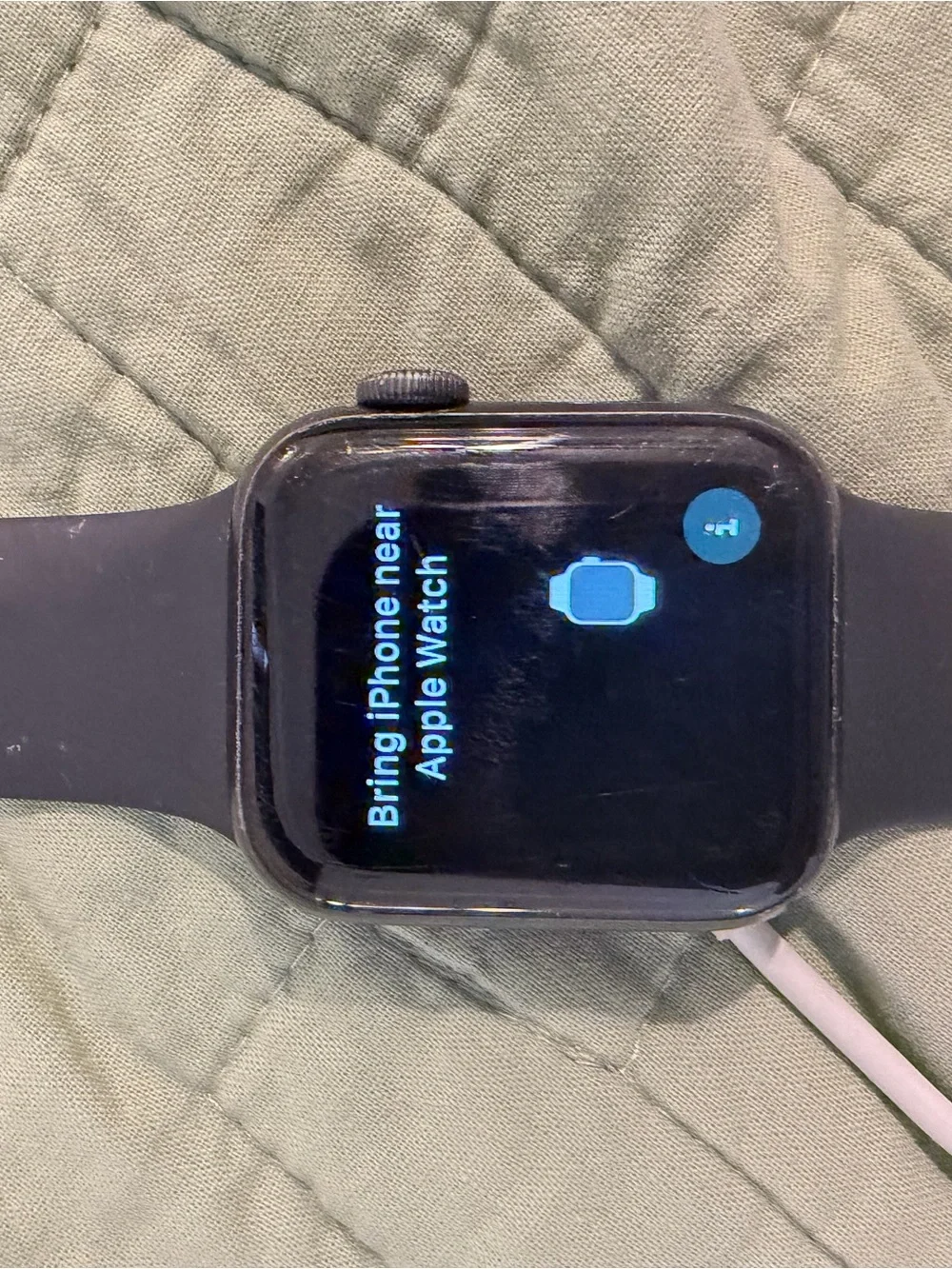 Apple Watch SE 40mm with Black Silicone Band